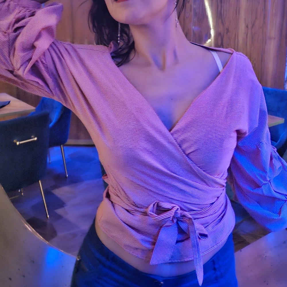 Red & White Small Checkered Pattern Crop Blouse - image 1